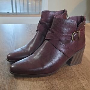 Frye AND CO. - Pembrooke Redwood Ankle Booties. Size 8